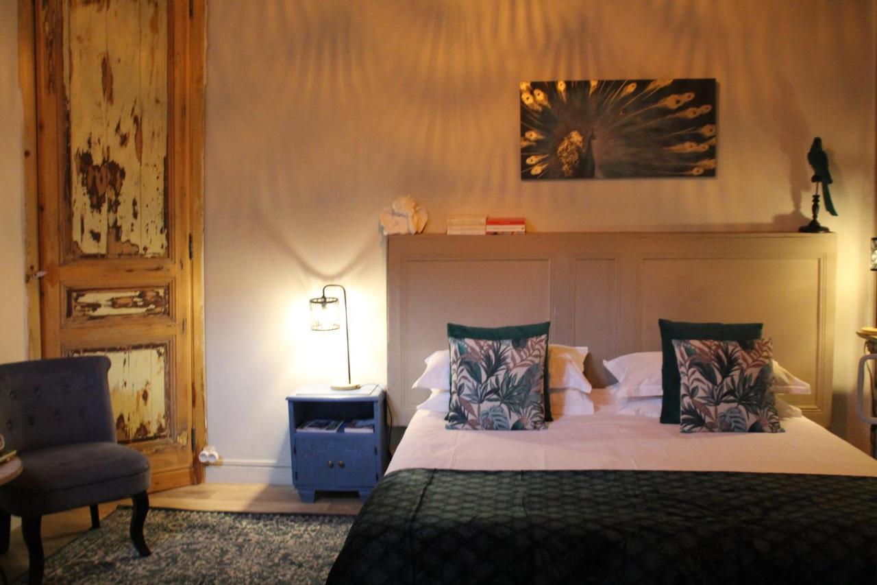 Une Chambre En Ville Saintes Exterior foto