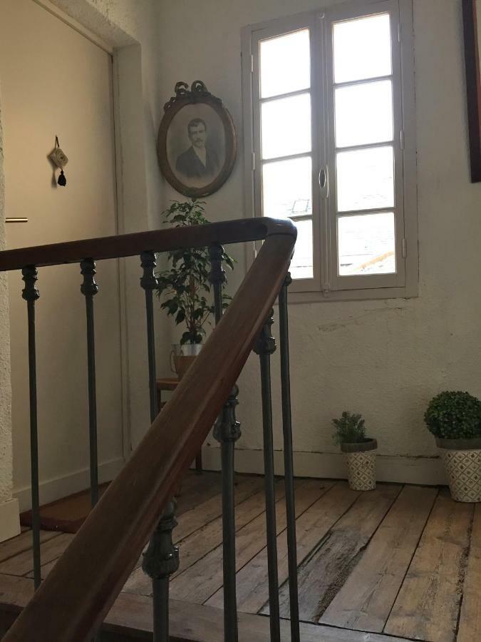 Une Chambre En Ville Saintes Exterior foto