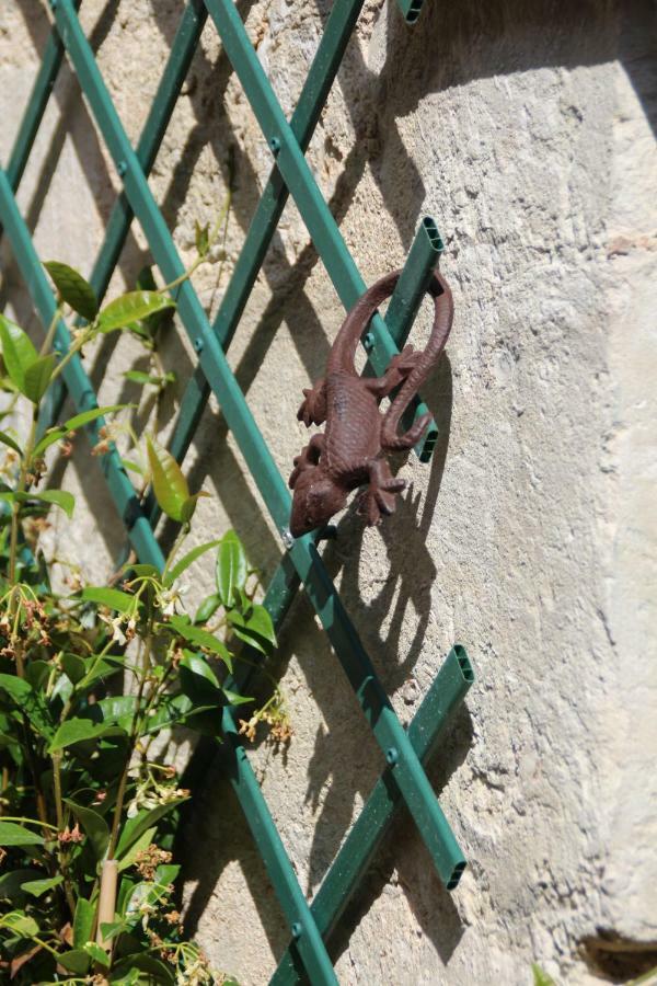 Une Chambre En Ville Saintes Exterior foto